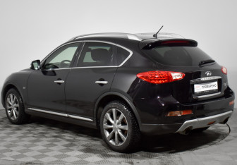 Подержанный автомобиль Infiniti QX50 2016 года (7 фото)