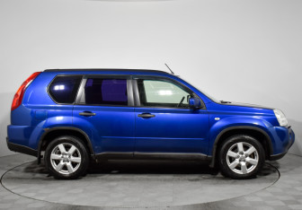 Подержанный автомобиль Nissan X-Trail 2008 года (4 фото)
