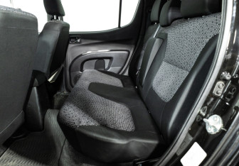 Подержанный автомобиль Mitsubishi L200 2014 года (10 фото)