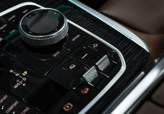 Подержанный автомобиль BMW X7 2021 года (32 фото)