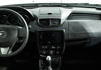 Подержанный автомобиль Nissan Terrano 2018 года (14 фото)