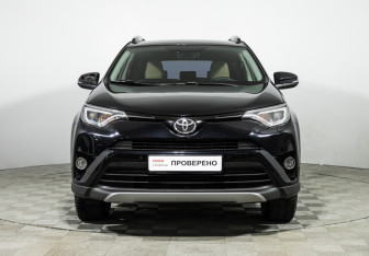 Подержанный автомобиль Toyota RAV4 2017 года (2 фото)
