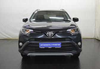 Подержанный автомобиль Toyota RAV4 2016 года (2 фото)