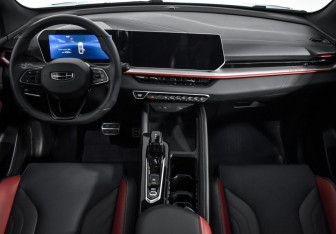 Подержанный автомобиль Geely Coolray 2024 года (14 фото)