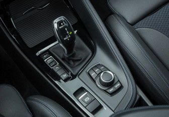 Подержанный автомобиль BMW X1 2020 года (21 фото)