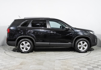 Подержанный автомобиль Kia Sorento 2014 года (4 фото)