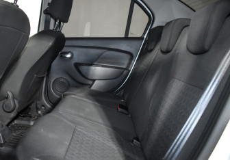 Подержанный автомобиль Renault Logan Sedan 2018 года (12 фото)
