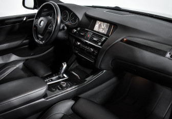 Подержанный автомобиль BMW X4 2016 года (14 фото)