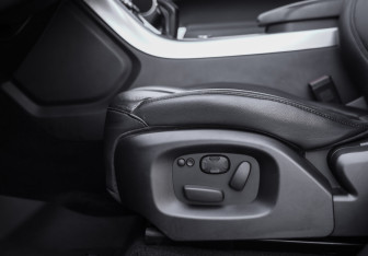 Подержанный автомобиль Land Rover Range Rover Sport 2015 года (23 фото)