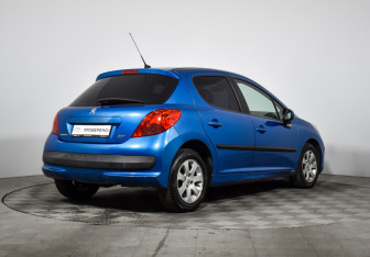Подержанный автомобиль Peugeot 207 Hatchback 2008 года (5 фото)