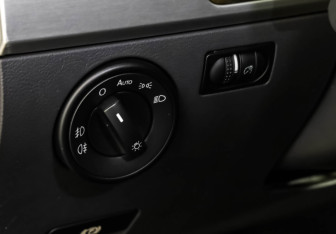 Подержанный автомобиль Volkswagen Touareg 2009 года (14 фото)