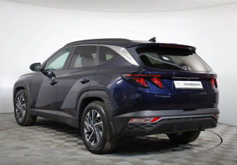 Подержанный автомобиль Hyundai Tucson 2023 года (7 фото)