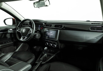 Подержанный автомобиль Renault Arkana 2019 года (9 фото)