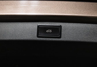 Подержанный автомобиль Skoda Karoq 2020 года (17 фото)