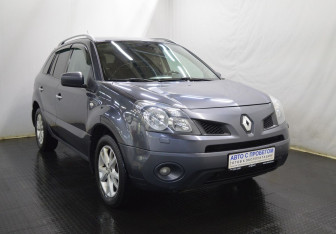 Подержанный автомобиль Renault Koleos 2010 года (3 фото)