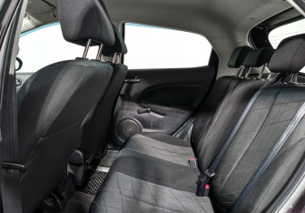 Подержанный автомобиль Mazda 2 Hatchback 2012 года (12 фото)