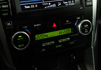 Подержанный автомобиль Toyota Camry Sedan 2012 года (17 фото)