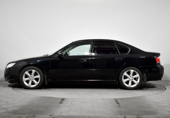 Подержанный автомобиль Subaru Legacy Sedan 2007 года (8 фото)