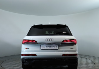 Подержанный автомобиль Audi Q7 2020 года (6 фото)