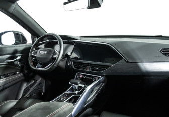 Подержанный автомобиль Geely Tugella 2023 года (9 фото)