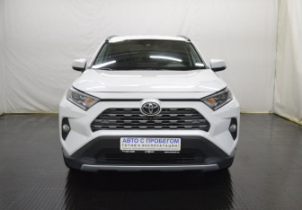 Подержанный автомобиль Toyota RAV4 2021 года (2 фото)
