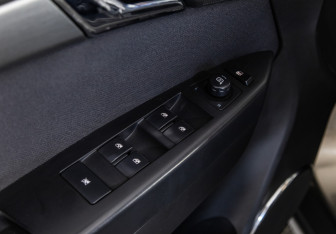 Подержанный автомобиль Opel Antara 2008 года (15 фото)