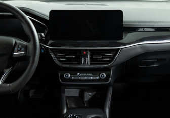 Подержанный автомобиль Ford Focus Hatchback 2021 года (14 фото)