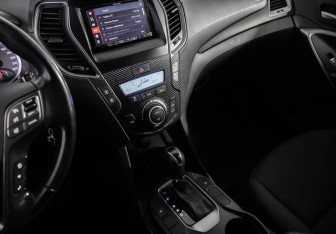 Подержанный автомобиль Hyundai Santa Fe 2012 года (20 фото)