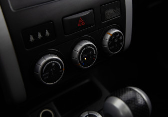 Подержанный автомобиль Nissan X-Trail 2013 года (17 фото)