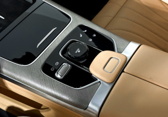 Подержанный автомобиль Jaecoo J8 2024 года (12 фото)