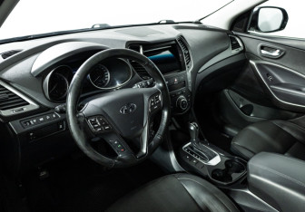 Подержанный автомобиль Hyundai Santa Fe 2017 года (11 фото)