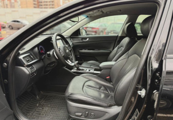 Подержанный автомобиль Kia Optima Sedan 2019 года (10 фото)