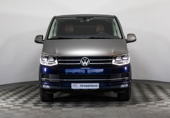 Подержанный автомобиль Volkswagen Multivan 2015 года (3 фото)