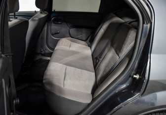 Подержанный автомобиль Renault Logan Sedan 2010 года (11 фото)