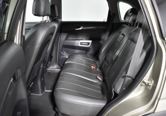 Подержанный автомобиль Opel Antara 2010 года (11 фото)