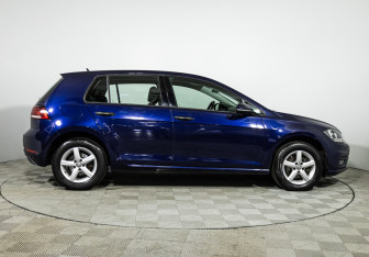 Подержанный автомобиль Volkswagen Golf Hatchback 2018 года (4 фото)