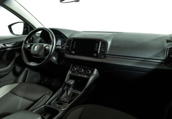 Подержанный автомобиль Skoda Karoq 2021 года (9 фото)
