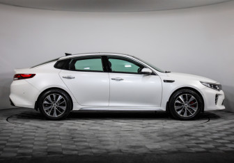 Подержанный автомобиль Kia Optima Sedan 2017 года (4 фото)
