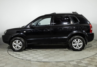 Подержанный автомобиль Hyundai Tucson 2008 года (8 фото)