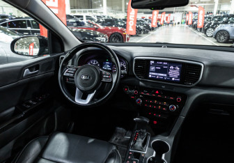 Подержанный автомобиль Kia Sportage 2021 года (11 фото)