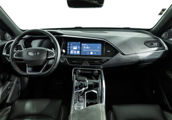 Подержанный автомобиль Geely Tugella 2023 года (13 фото)