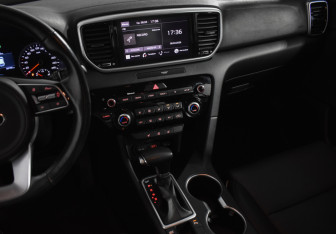 Подержанный автомобиль Kia Sportage 2021 года (20 фото)