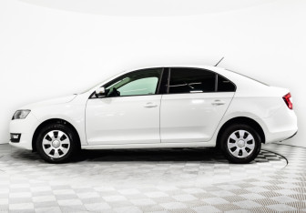 Подержанный автомобиль Skoda Rapid Liftback 2019 года (8 фото)