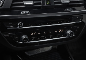 Подержанный автомобиль BMW X3 2019 года (24 фото)