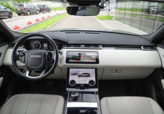 Подержанный автомобиль Land Rover Range Rover Velar 2017 года (11 фото)