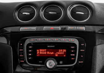 Подержанный автомобиль Ford Galaxy 2010 года (16 фото)