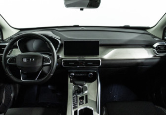 Подержанный автомобиль Geely Coolray 2023 года (13 фото)