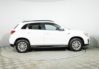 Подержанный автомобиль Mitsubishi ASX 2014 года (4 фото)