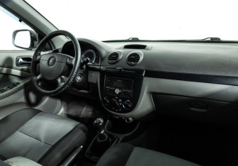 Подержанный автомобиль Chevrolet Lacetti Wagon 2011 года (9 фото)