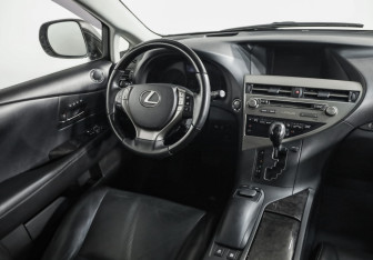 Подержанный автомобиль Lexus RX 2012 года (9 фото)